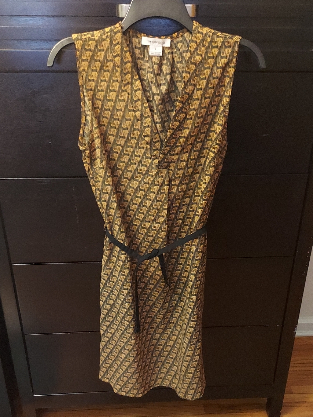 Liz Claiborne Sleeveless Midi Dress in Mustard and Olive Greeb With Belt.
